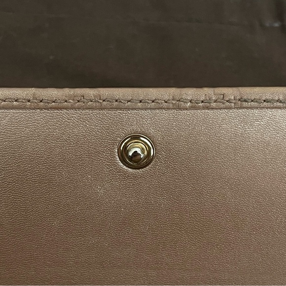 GUCCI Pink Guccissima Long Wallet with Gold Interlocking Heart Accent - Picture 7 of 12